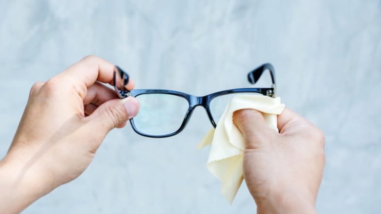 Important Tips for Cleaning Your Eyeglasses