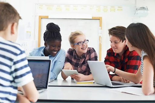 Staying Connected: 5 Gadgets and Apps for Collaborative Coursework with Peers